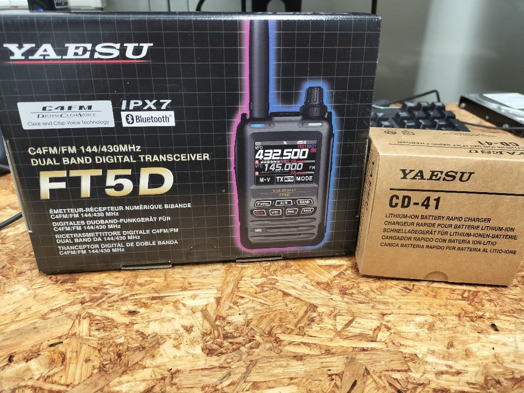 YAESU FT5D デュアルバンドトランシーバー