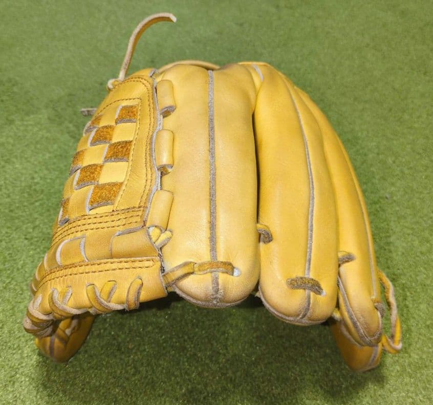 ZETT PROSTATUS軟式内野サイズ４ BRGB30050源田モデル