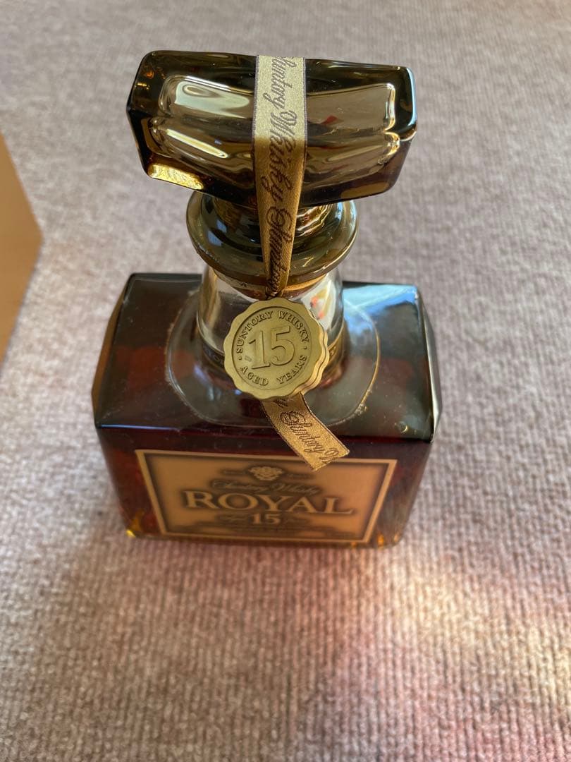 【新品箱入り】サントリーローヤル15年 ゴールドラベル　ギフト限定品　750ml