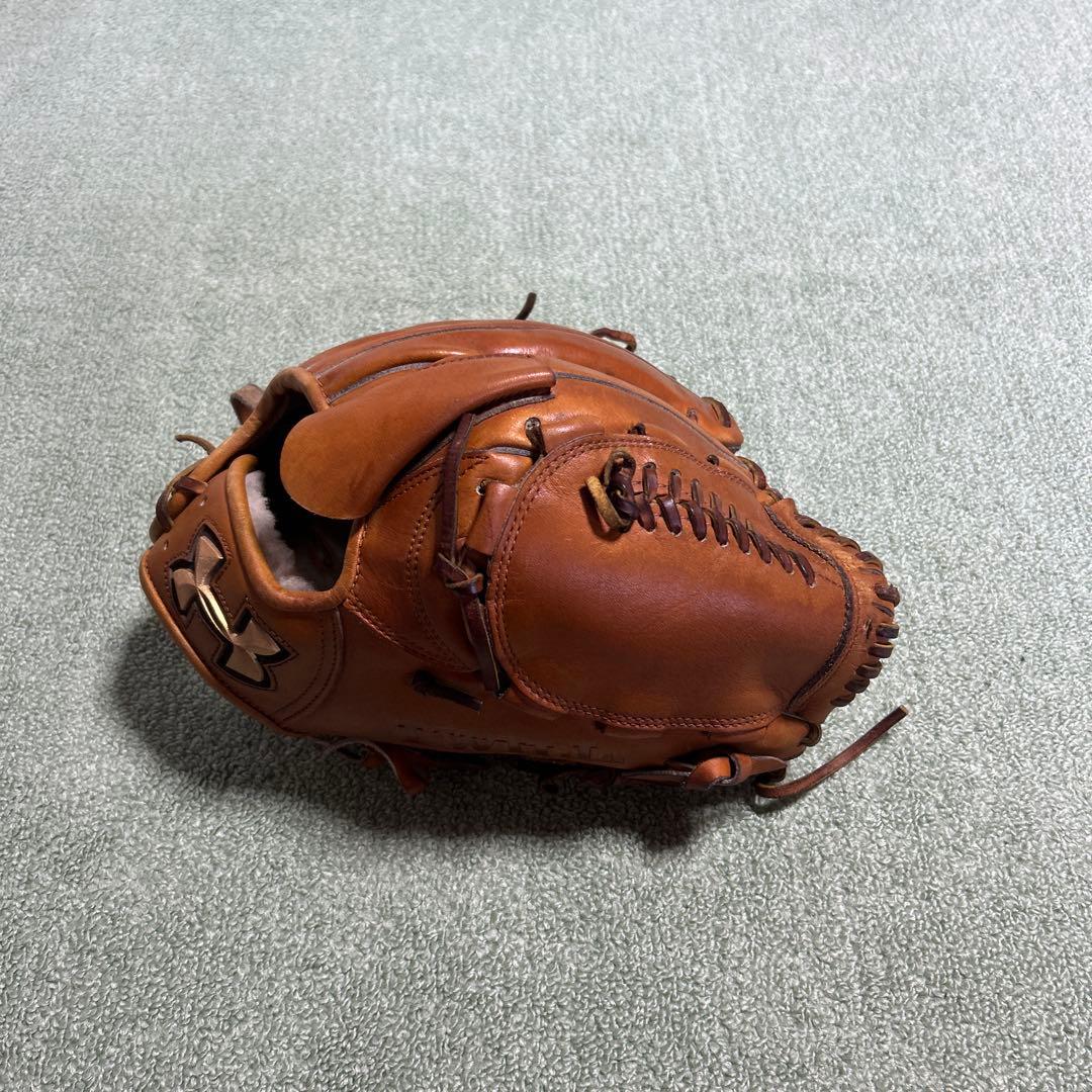 アンダーアーマー　硬式ピッチャー用グラブ　型番QBB0083