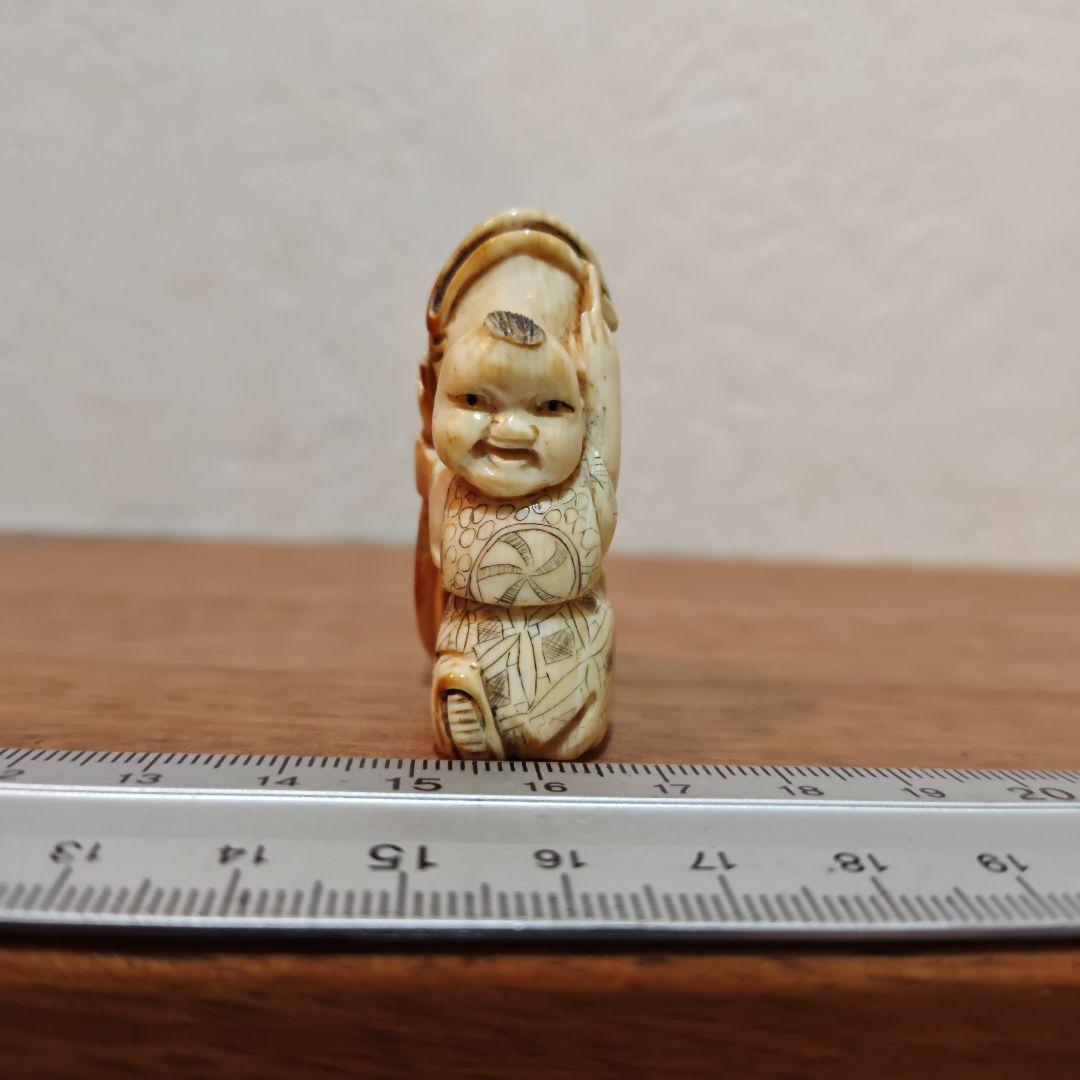 時代提物 人物根付 天然素材【大鯉と唐子】高約4.8cm 重27ｇ縁起物