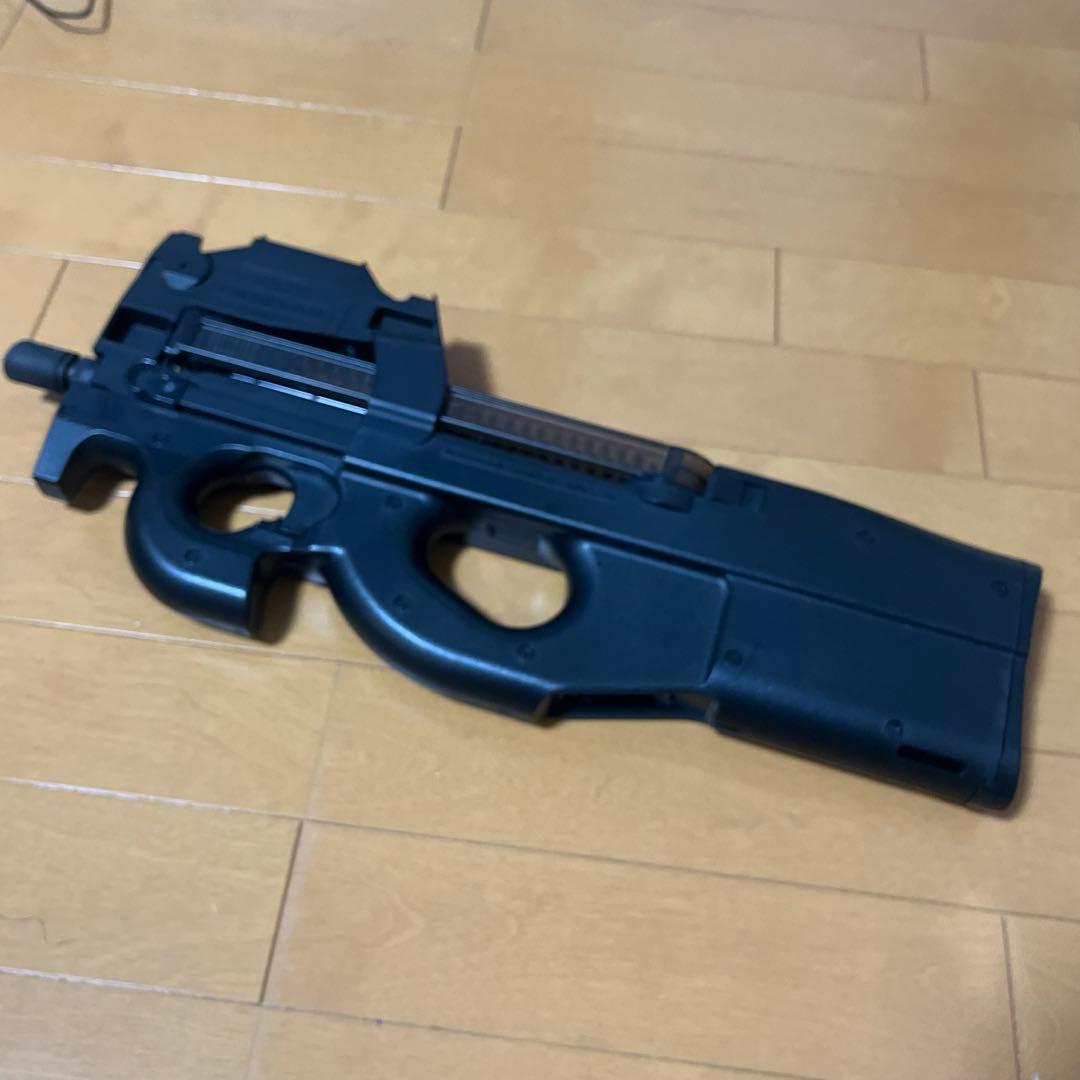 マルイ　p90 電動ガン　マガジン付