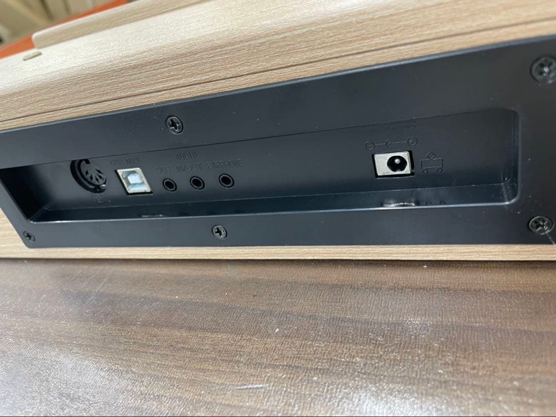 スタンド付き　電子ピアノ88鍵盤　給電タイプ　木目調ボディ　オークベージュ