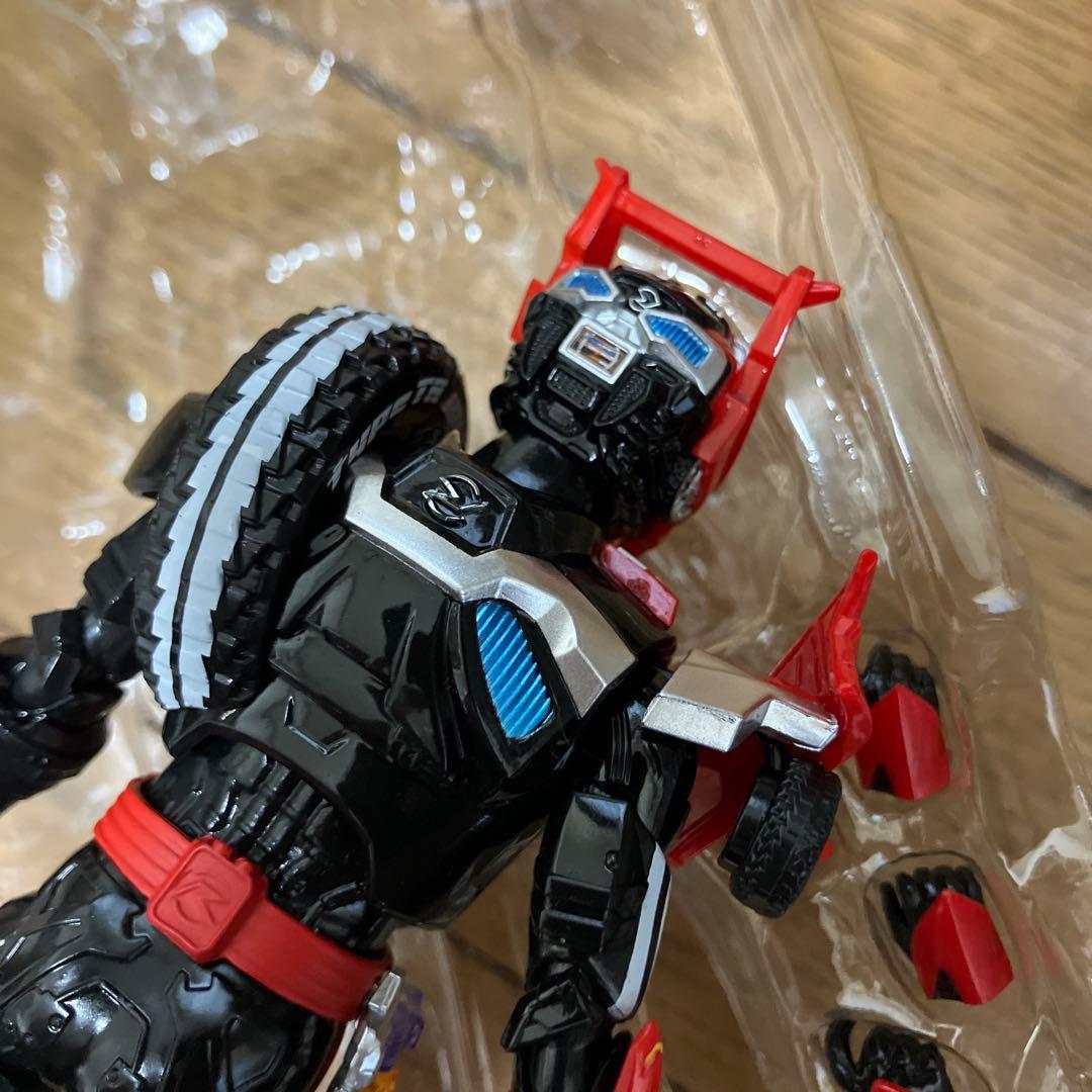 フィギュアーツ　仮面ライダー　ドライブ　タイプトライドロン　ガヴ　トライドロン