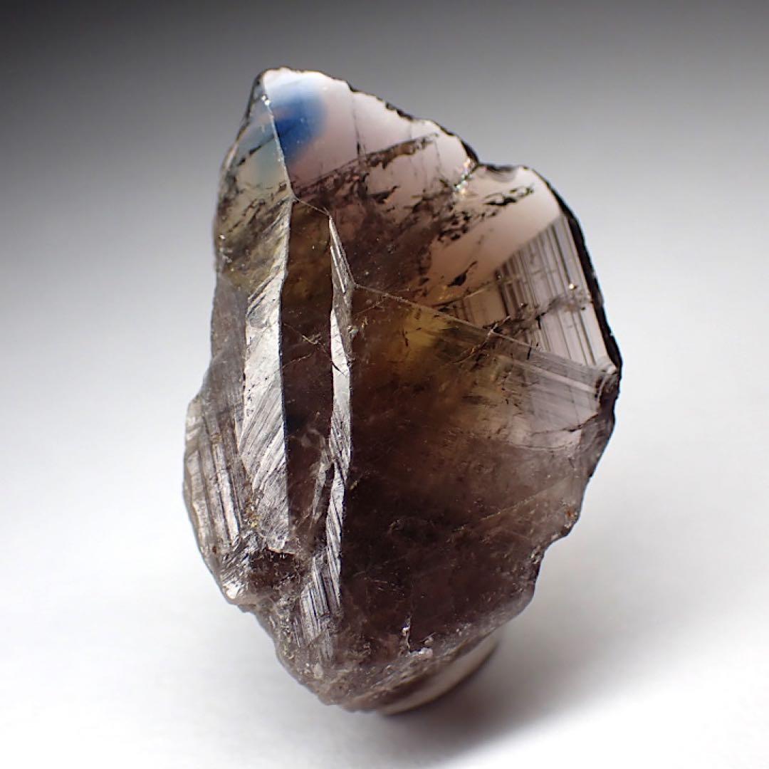 【パキスタン/スカルドゥ産】ブルーティントアキシナイト