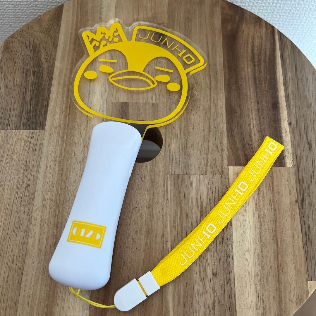 2PM JUNHO ジュノ　ペンライト イエロー ペンペン　皇帝ペンペン