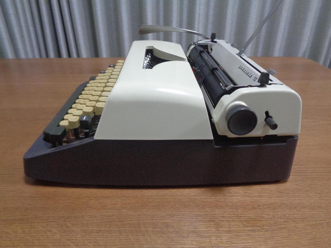 完動品　TRIUMPH gabriele 10 トライアンフタイプライター