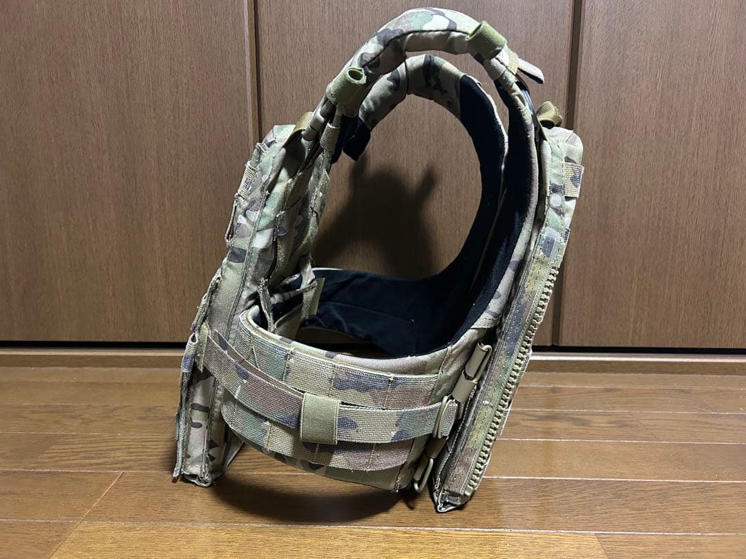 Cork Gear製　AVS プレートキャリア　マルチカム