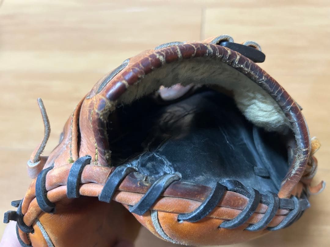 【最終値下げ】ブラウン 硬式グローブ 手縫いレース