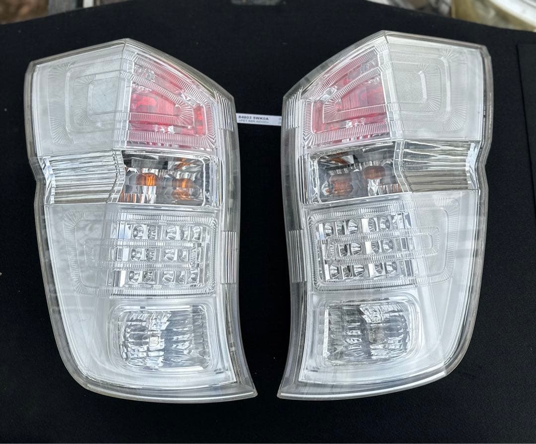 ホンダ　ステップワゴン　テールランプ　右左セット