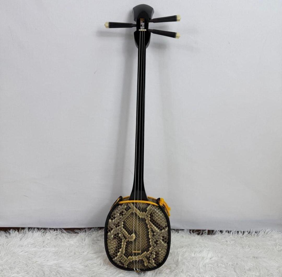 m*a様 【美品】沖縄三線 本革 蛇柄 強化張り 沖縄三味線 和楽器 ソフトケー