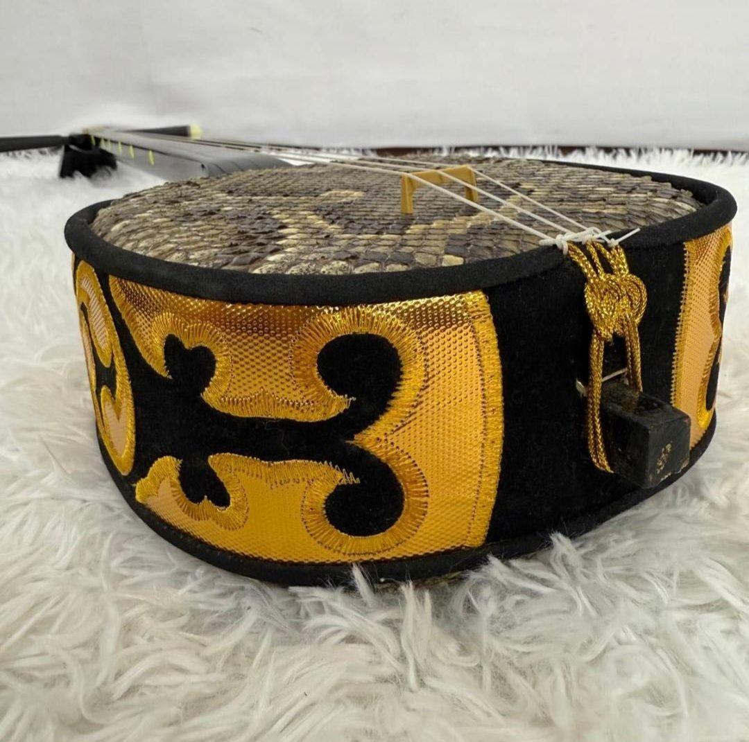 m*a様 【美品】沖縄三線 本革 蛇柄 強化張り 沖縄三味線 和楽器 ソフトケー