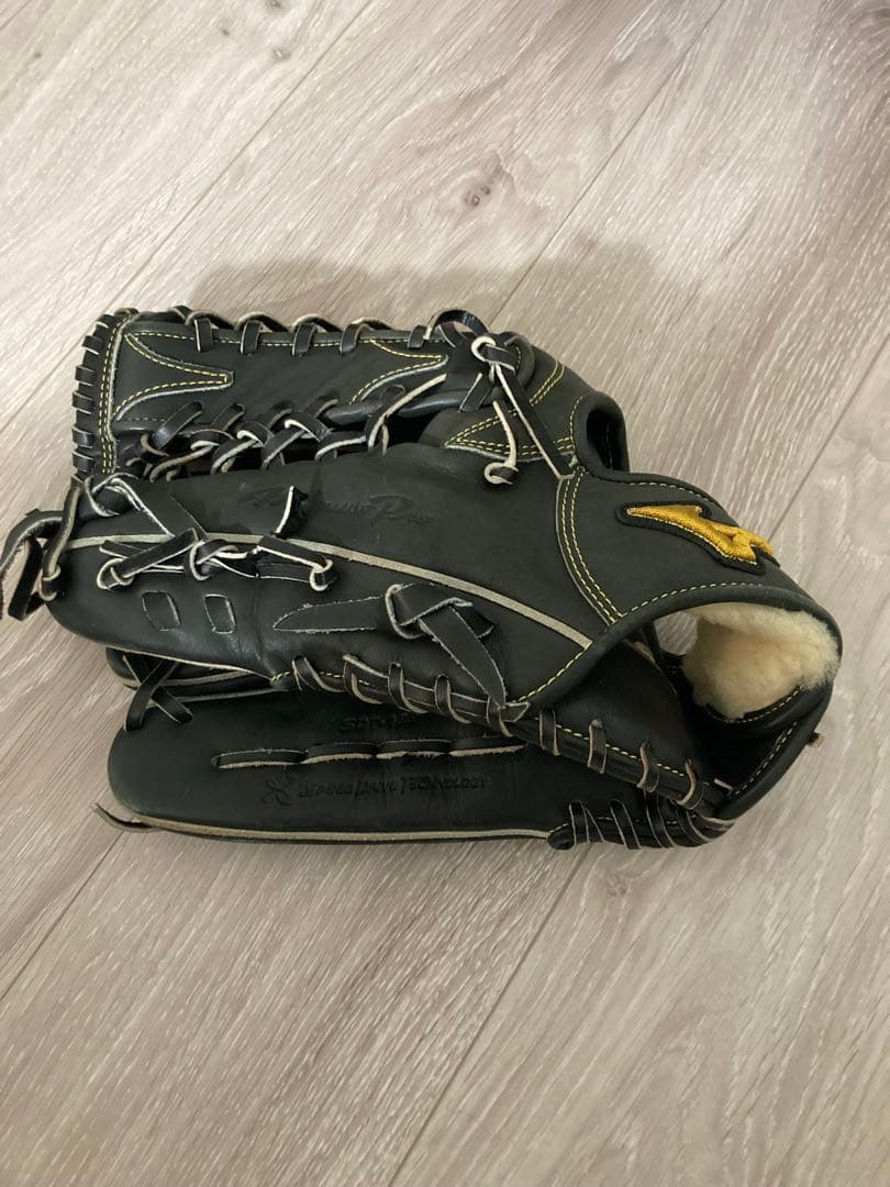 Mizuno 野球用グローブ 黒　軟式左用