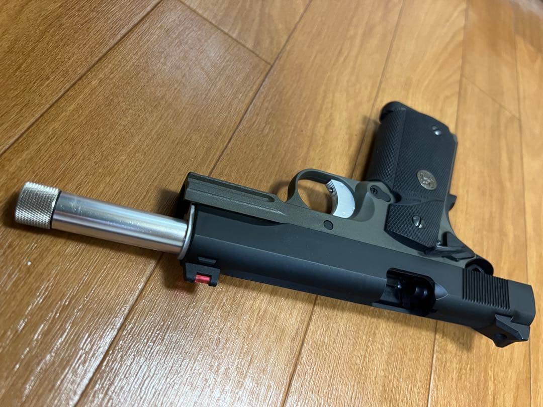 Carbon 8 M45 MCO ハンドガン