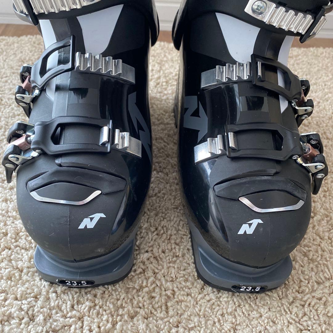 ほぼ新品　ノルディカ　スポーツマシーン　フレックス75 レディース　23.5