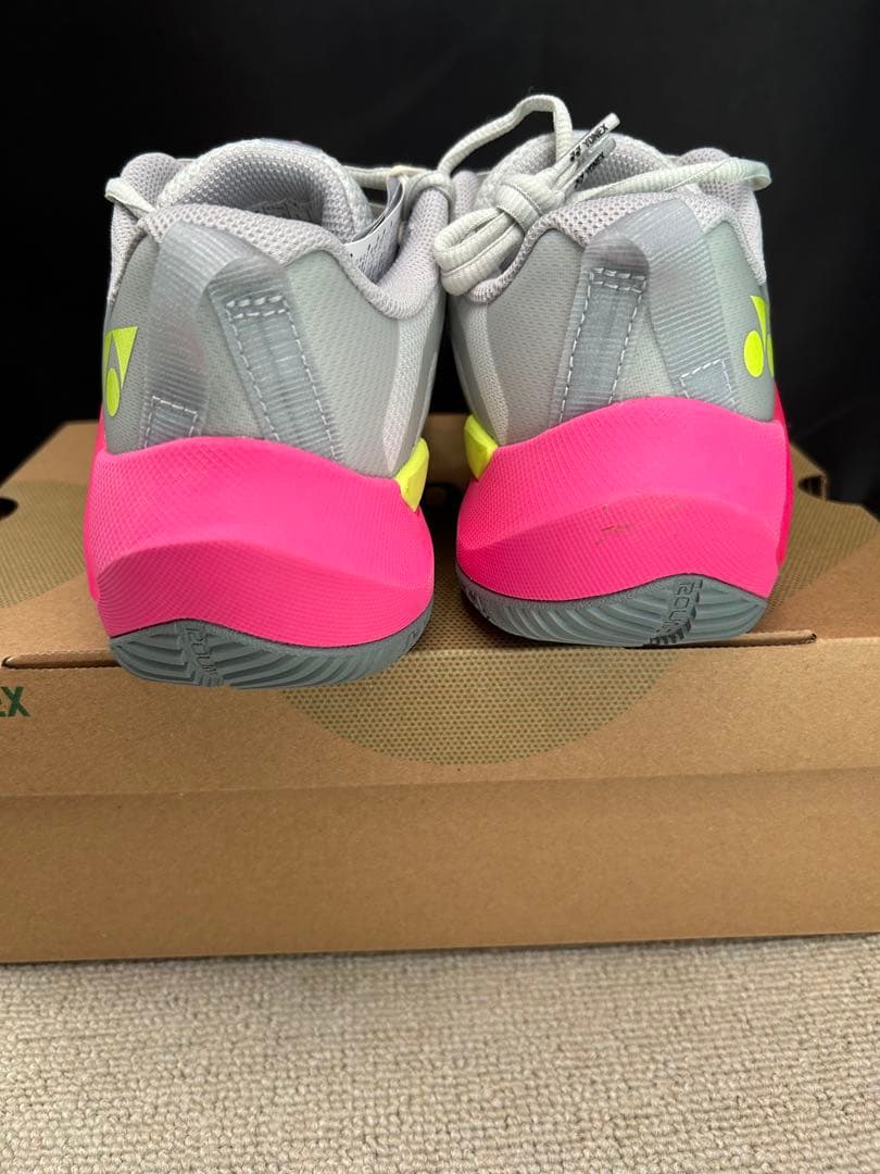 ２3.0cm サブアクシアウィメン　新品未使用　YONEX　バドミントンシューズ