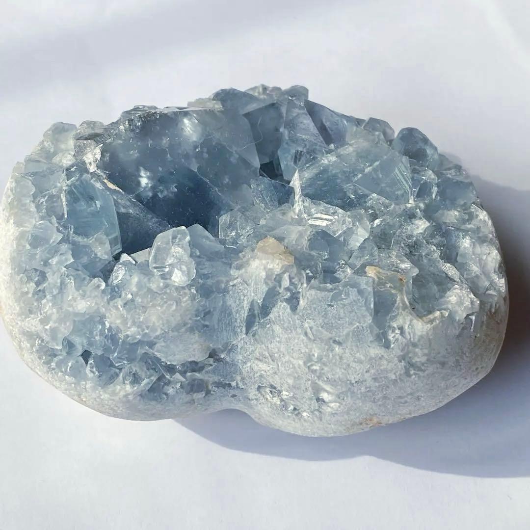 セレスタイト　綺麗なハート型　マダガスカル産 水晶