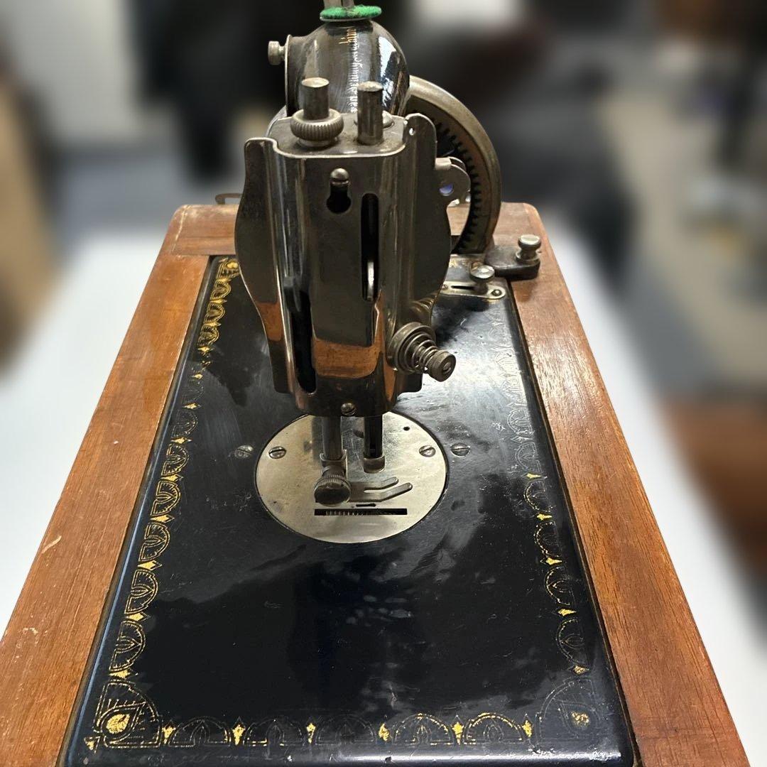 アンティークLEAD ミシン 木製ケース付き