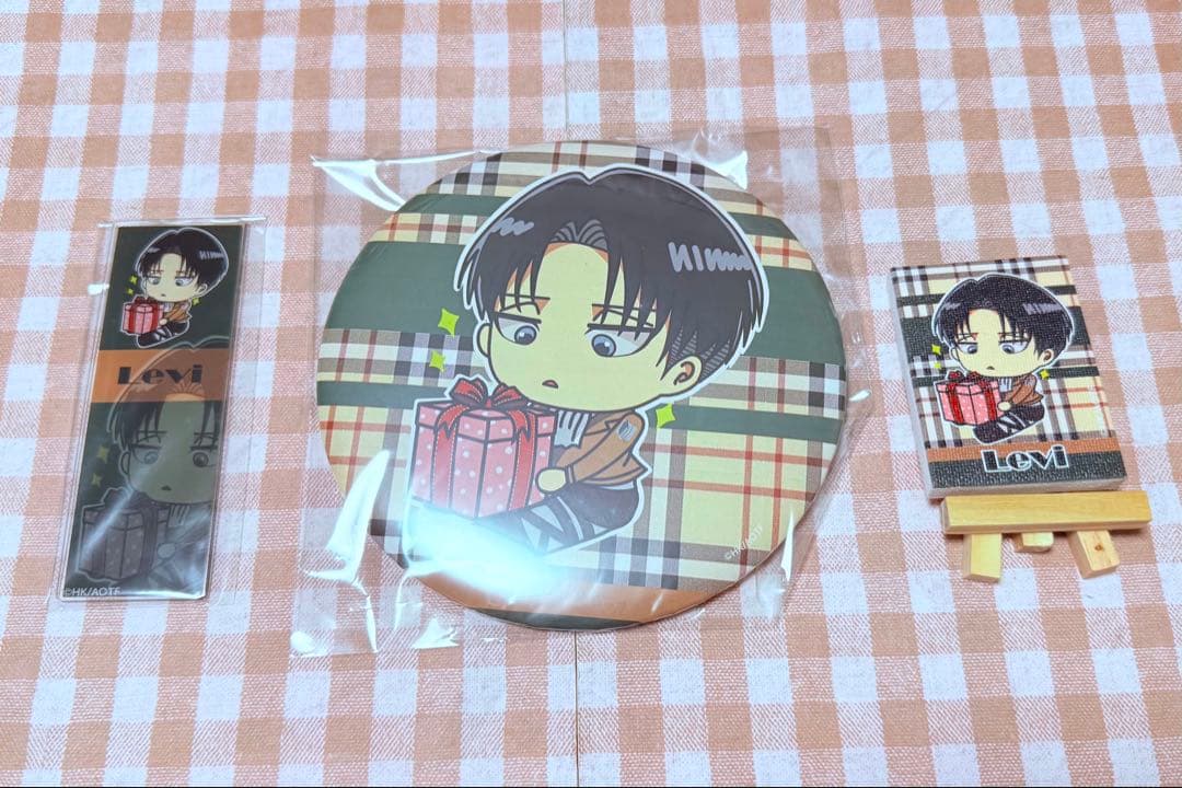 進撃の巨人 リヴァイ兵長 ホワイトデー 缶バッジ アクリルしおり キャンバス