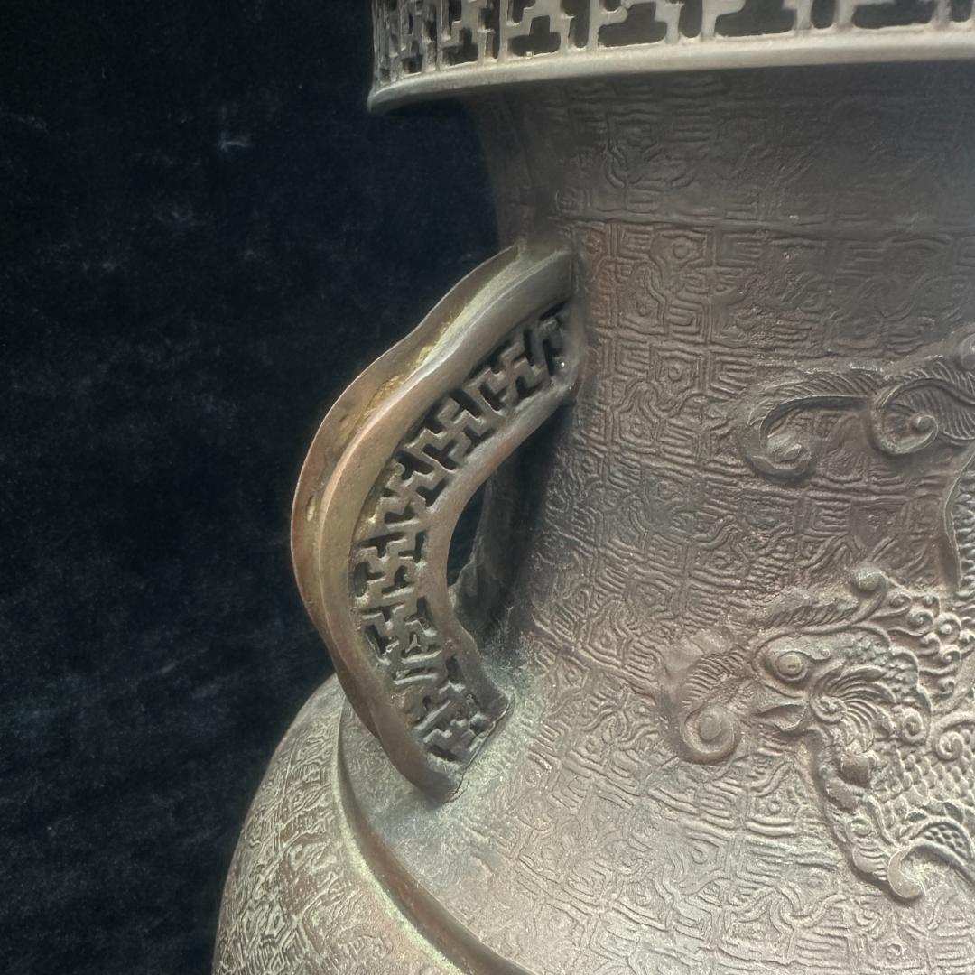 铜制花瓶 古董品