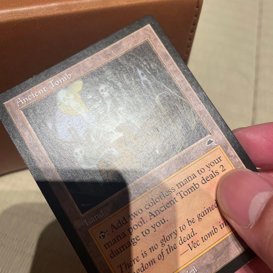 古えの墳墓　英語版