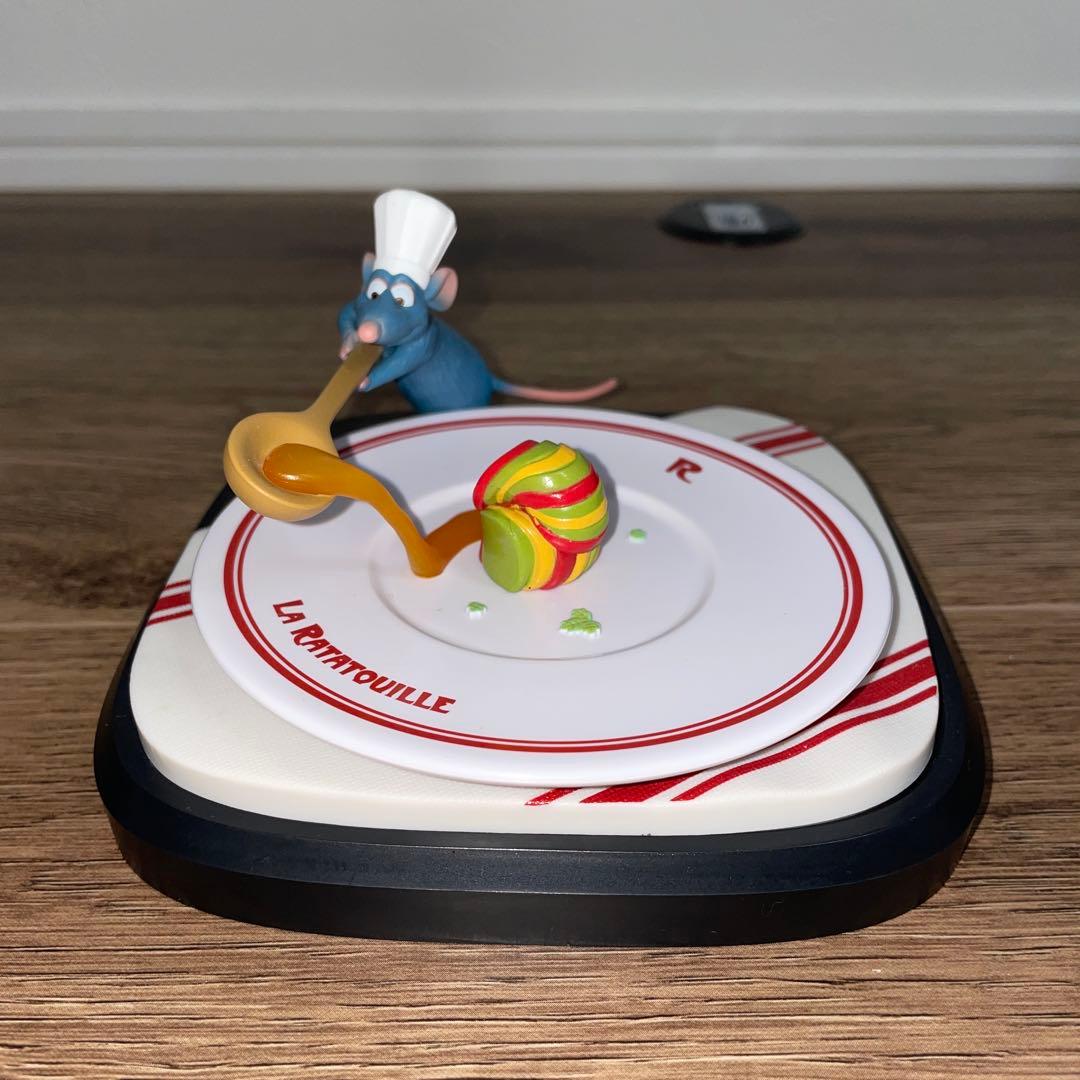 ピクサー　ハッピーくじ　フィギュア　まとめ売り　計5点