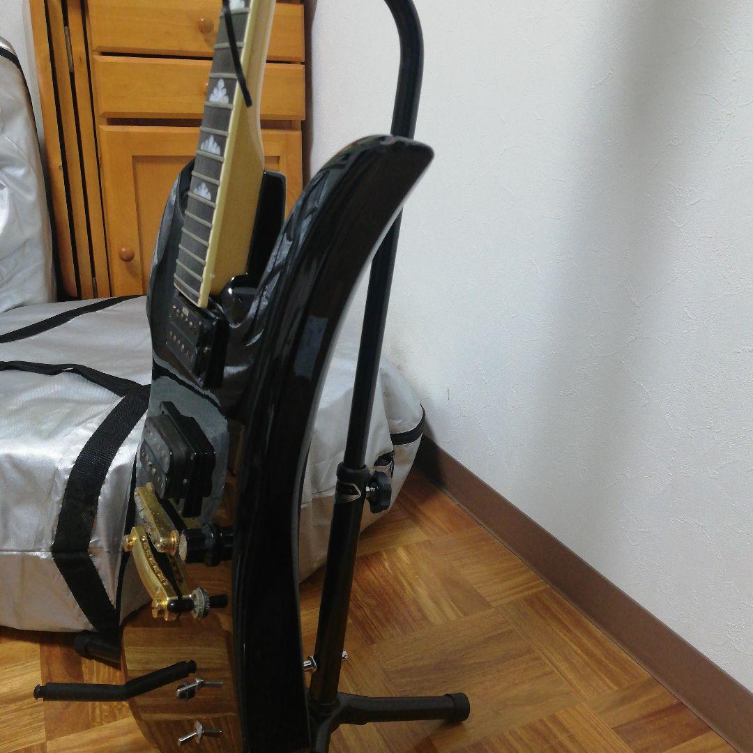 フェルナンデス　モッキンバード