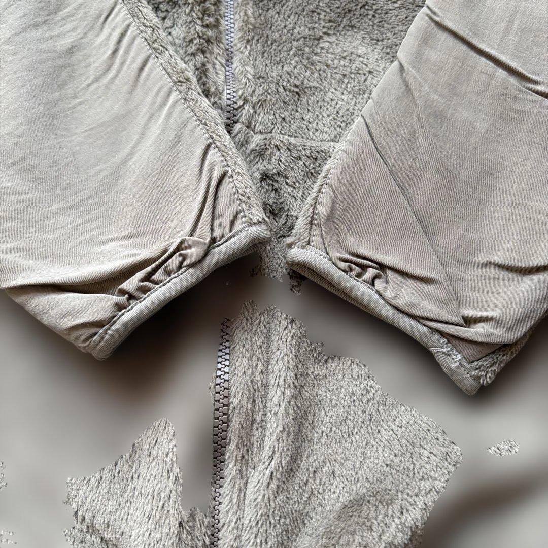 コヨーテカラー フリース ジップアップ　米軍放出品