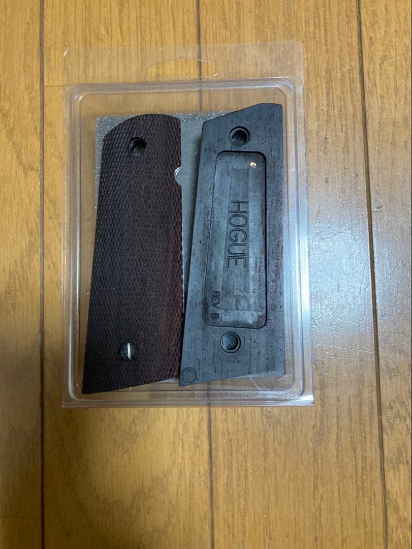 モデルガン　ガスガン　グリップ