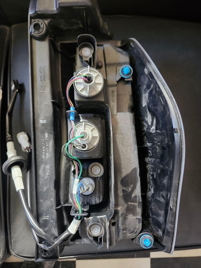 ダイハツ　タントクリア左テールライト LEDユニット付き