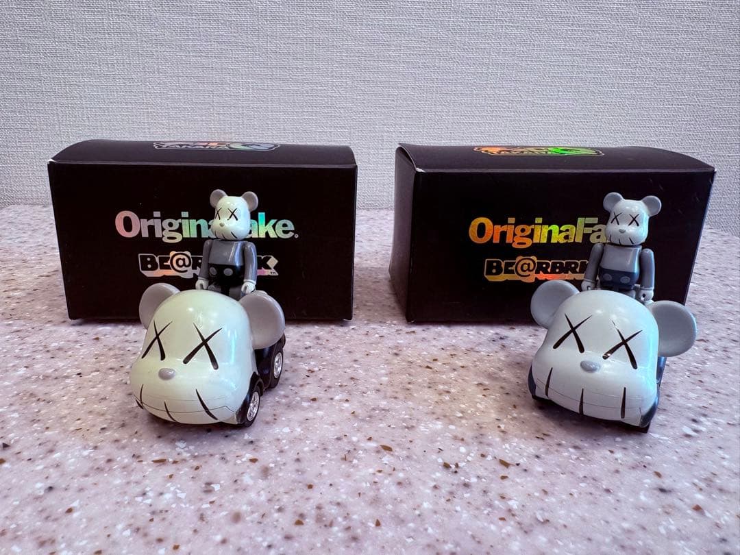 【レア】Original Fake KAWS チョロQ ベアブリックフィギュア