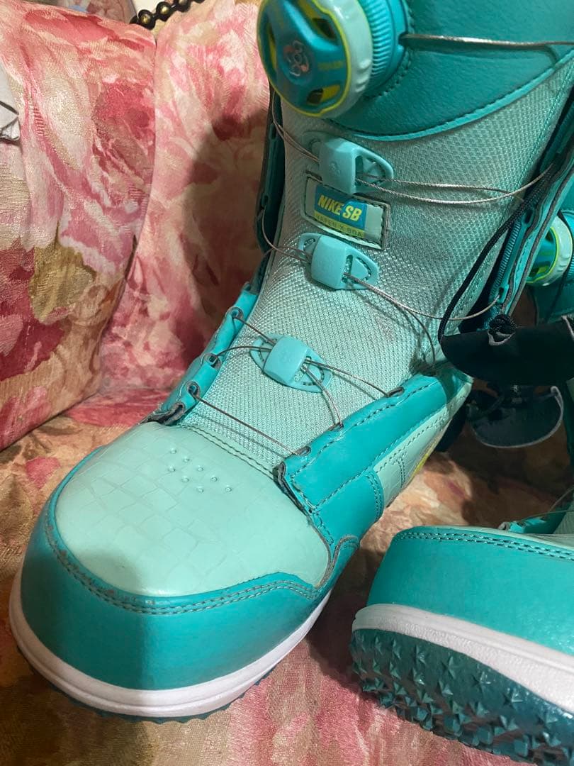 早い者勝ち❤️Nike 水色 女性用 スノーボードブーツ