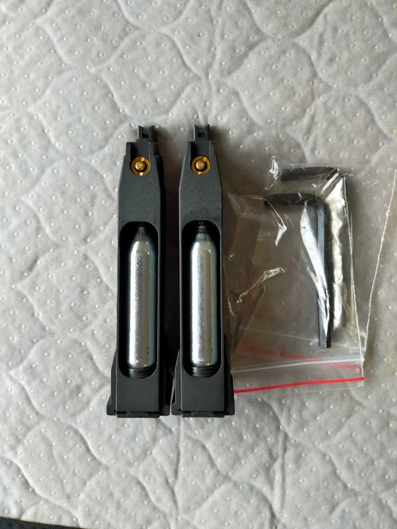 SIG M17 M18 co2マガジン ライラックス BK 2本セット