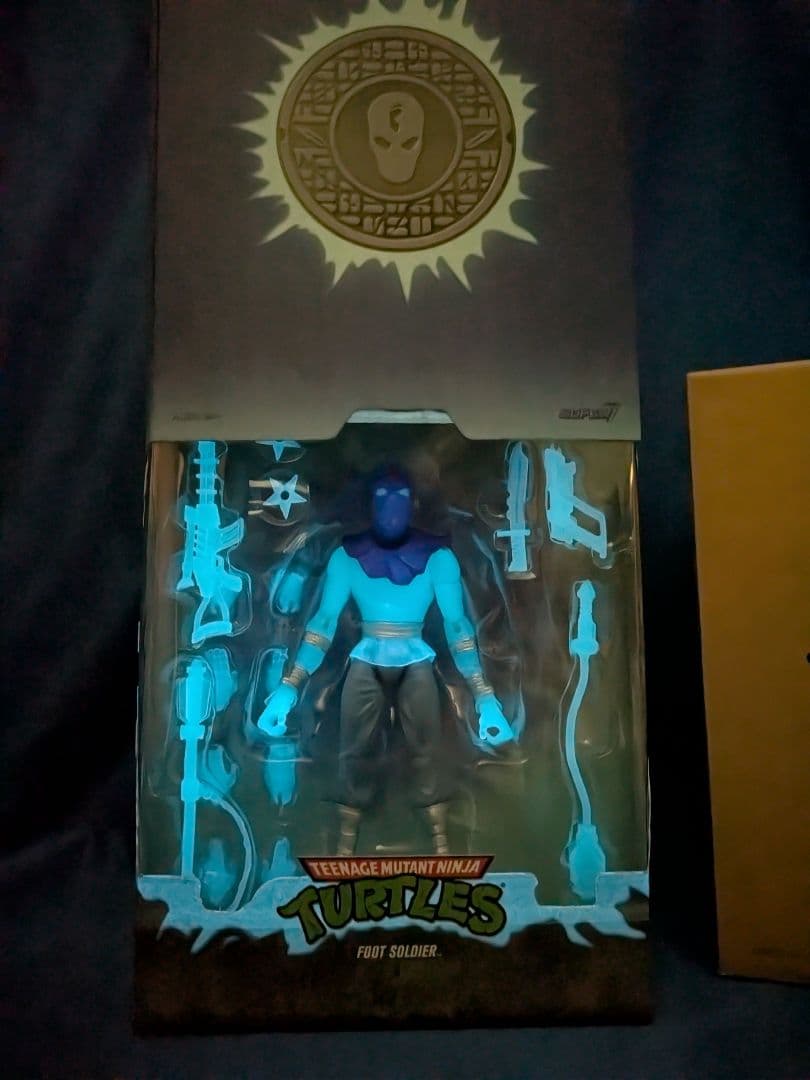 TMNT フットソルジャー ブルー蓄光版 Super7 Ultimates