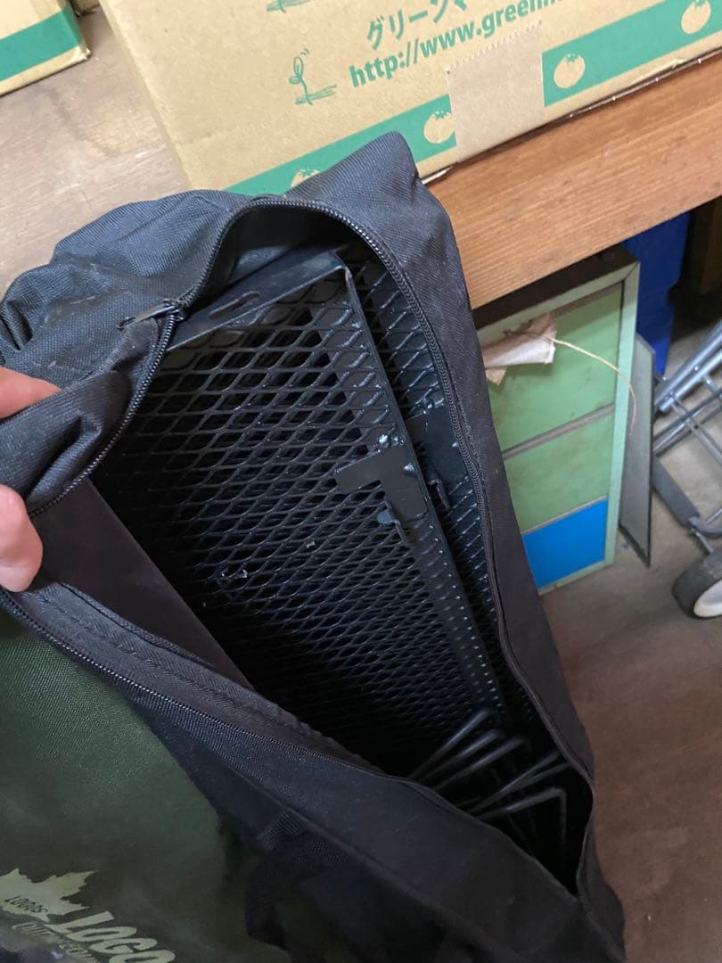 折りたたみ式メッシュキャンプテーブル