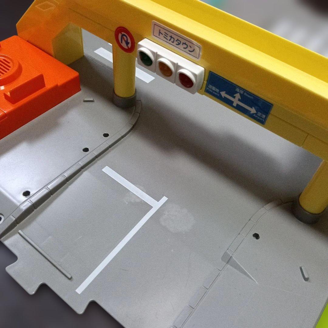 トミカタウン　サウンド交差点　つながる道路