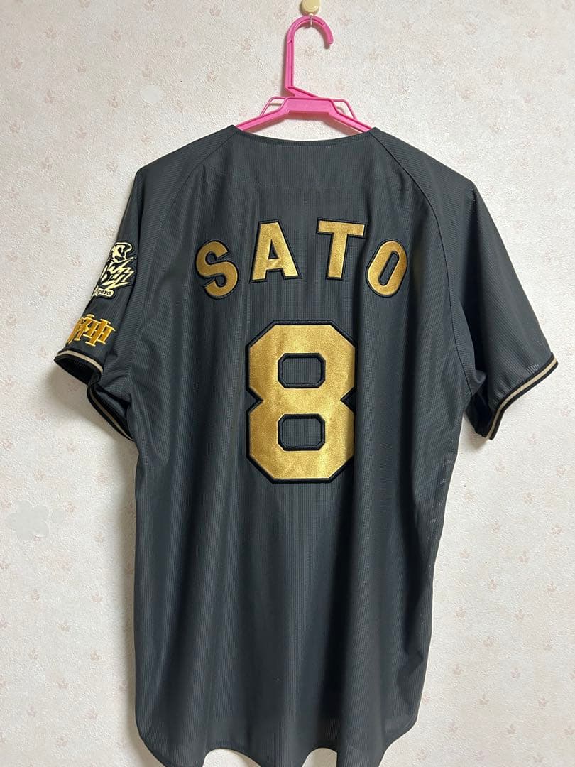 阪神タイガース 佐藤輝明選手　ブラックダイナマイトユニホーム Lサイズおまけ付き
