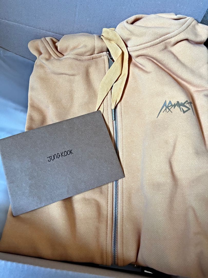 アイドル BTS ARMYST ZIP-UP HOODY MUSTARD