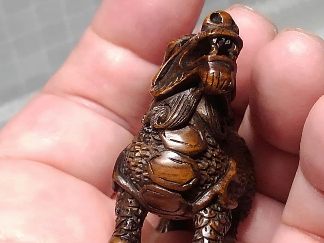 ♥とても古い　根付け　木製　麒麟　在銘　根付　骨董品