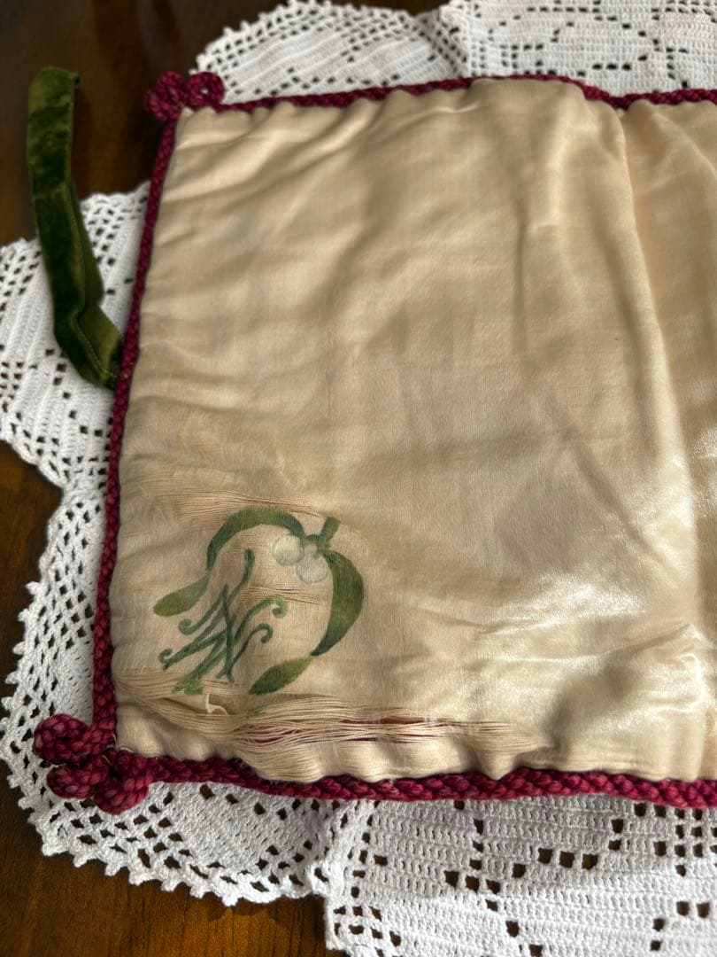 ♡フランスアンティーク　ヤドリギのハンキーケース　モノグラム　シルク　ベルベット