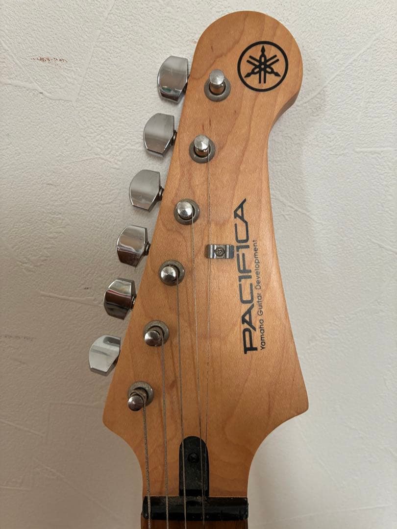 YAMAHA PACIFICA 012 レッドメタリック