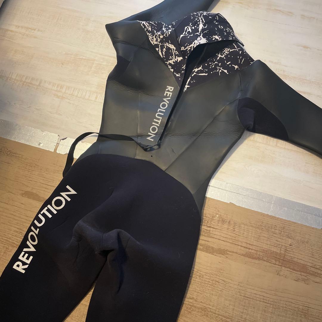 セミドライ　裏起毛フルスーツ　ウエットスーツ　revolution 5mm