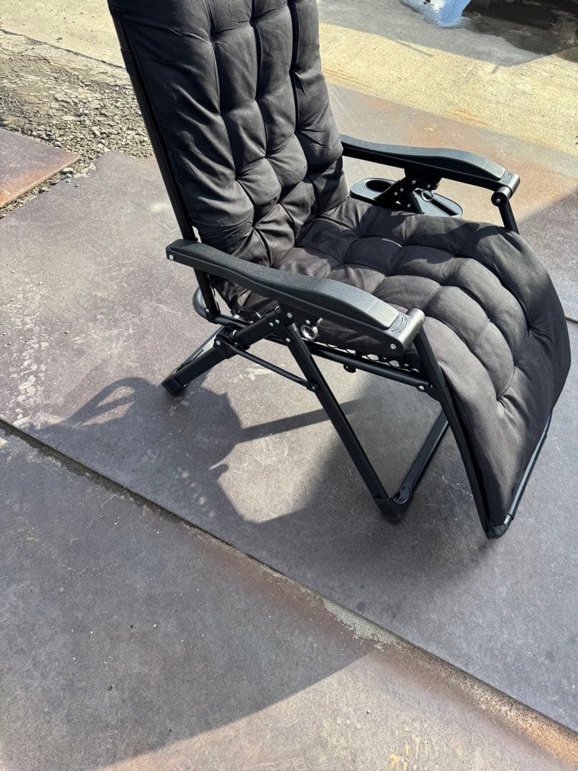 折りたたみ式アウトドアチェア 黒　アウトドア　キャンプ　BBQ 釣り