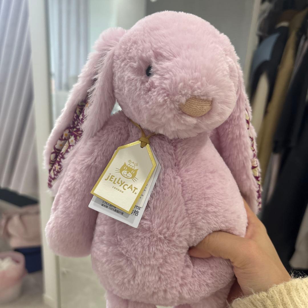 の上海限定ウサギは、全新品で、ボックスと袋が付属しています。