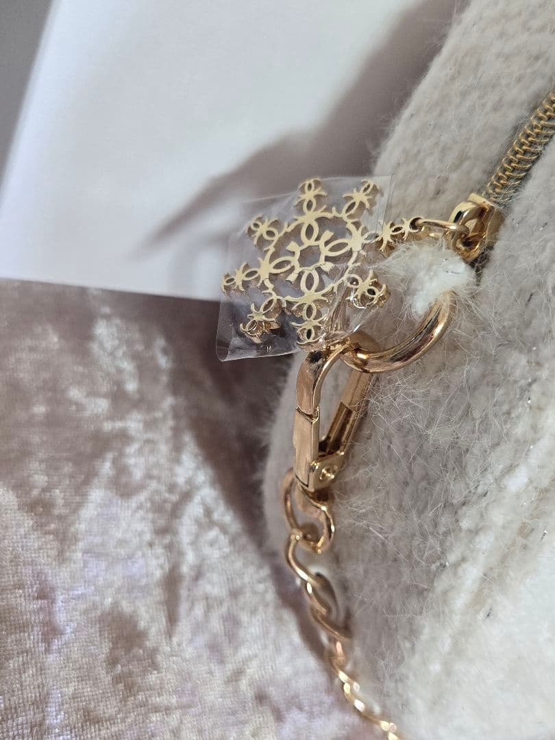 新品未使用 CHANEL ノベルティ チェーン付きポーチ ホワイト ラメ入り