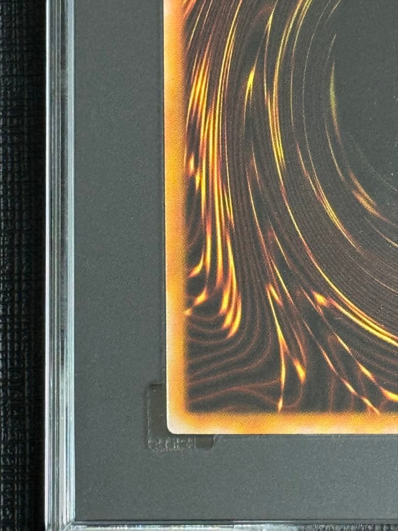 【SGC 9.5】遊戯王 ブラック・マジシャン レリーフ 美品 四つ目