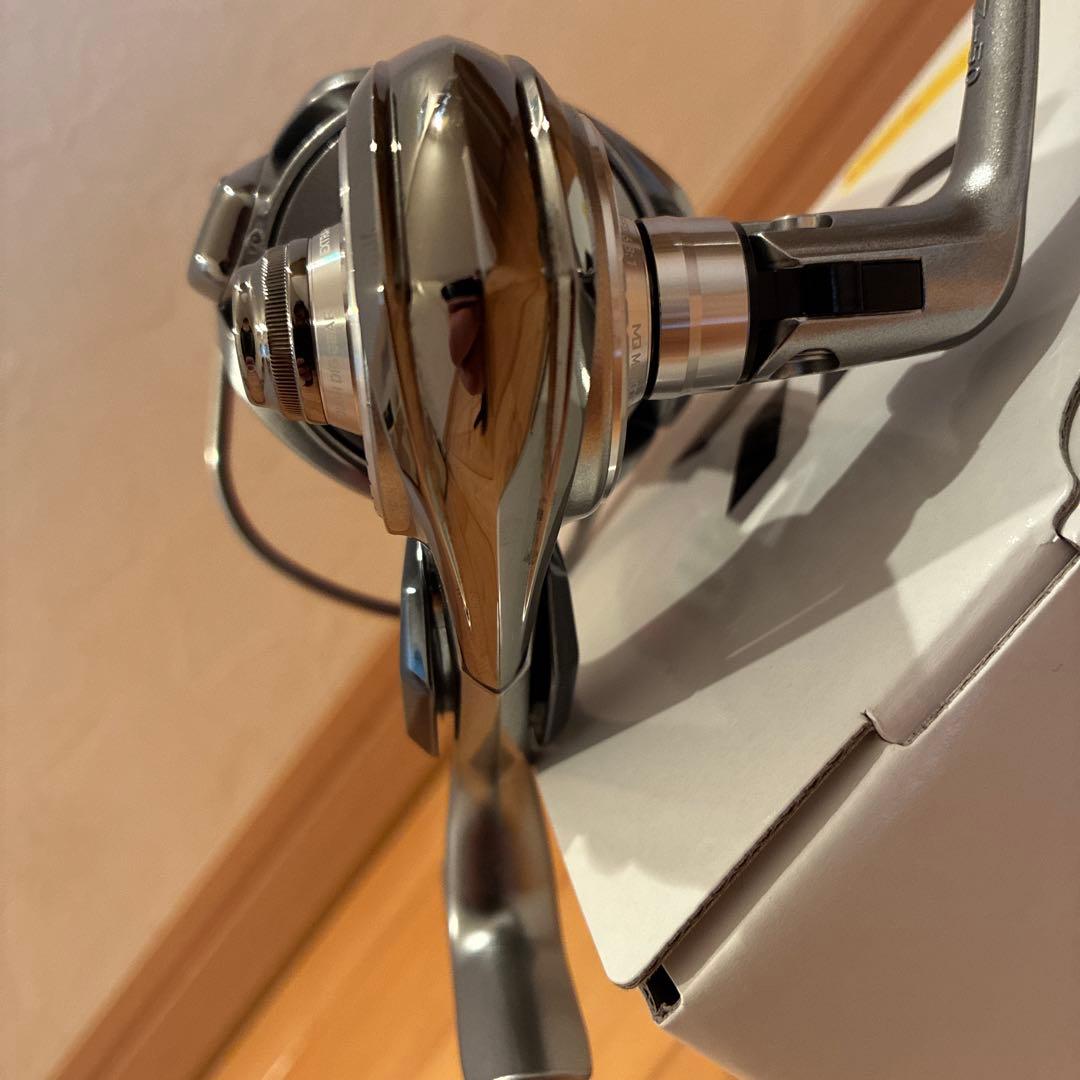 24インパルト2500XH-LBD スピニングリール リールケース付き