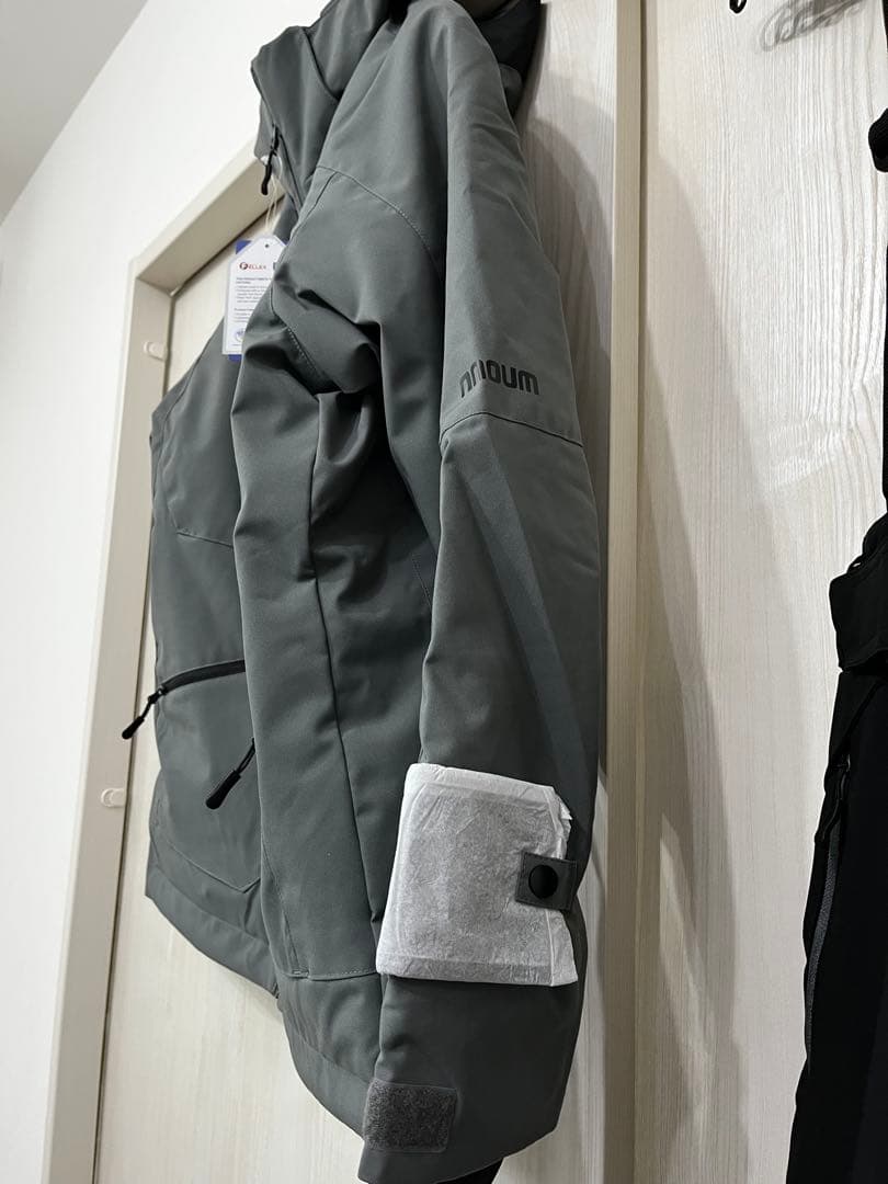 スキーウェア上下セット　メンズ　NNOUM ビブパン　Lサイズ　新品未使用