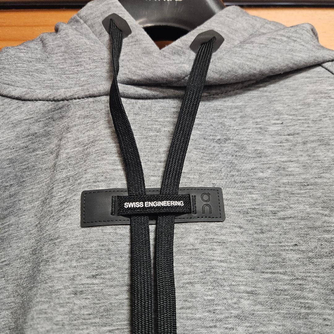 オン　On Hoodie グレー S