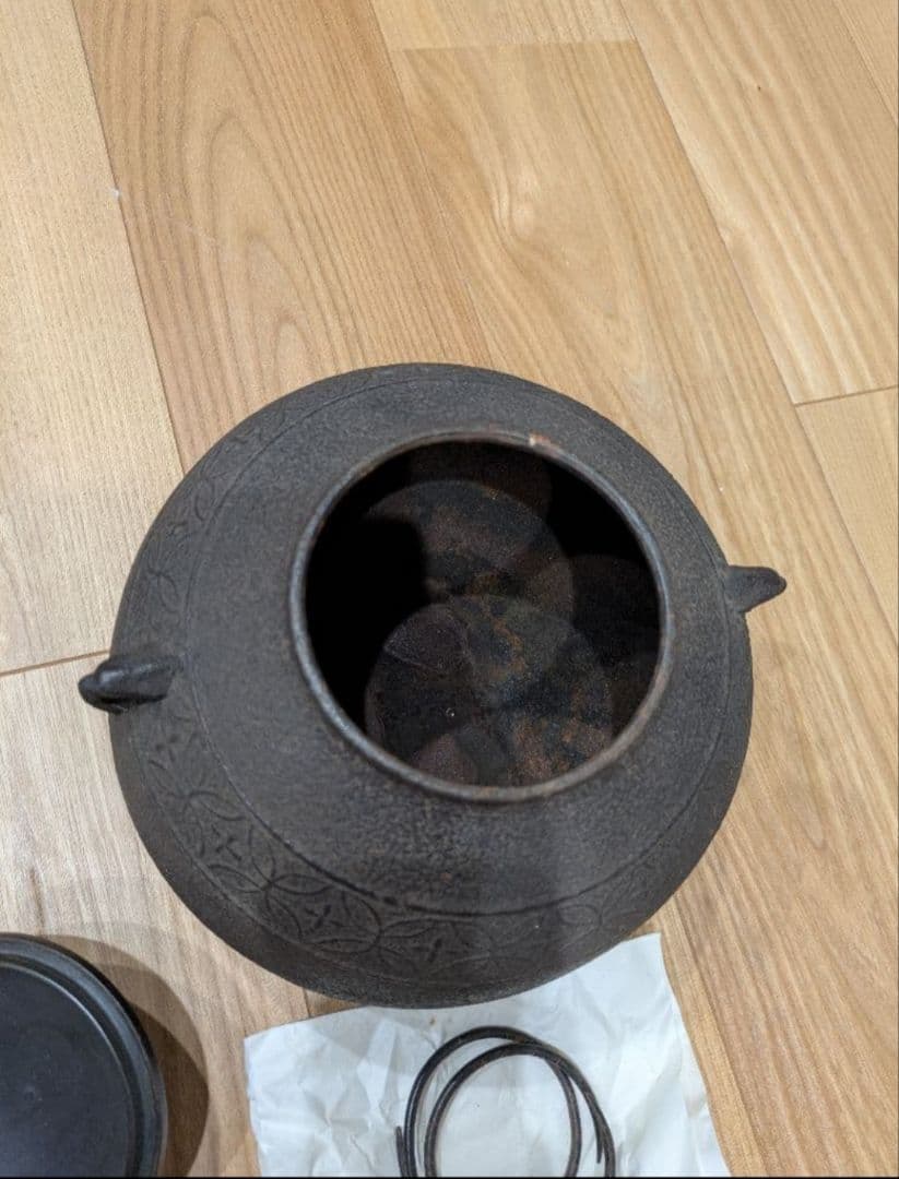 茶道具 風炉釜 繰口間取亀甲 焼抜釜